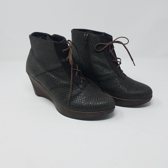 Naot Shoes - Naot Nadine Wedge Bootie Croc Leather Size 36 5-5.5